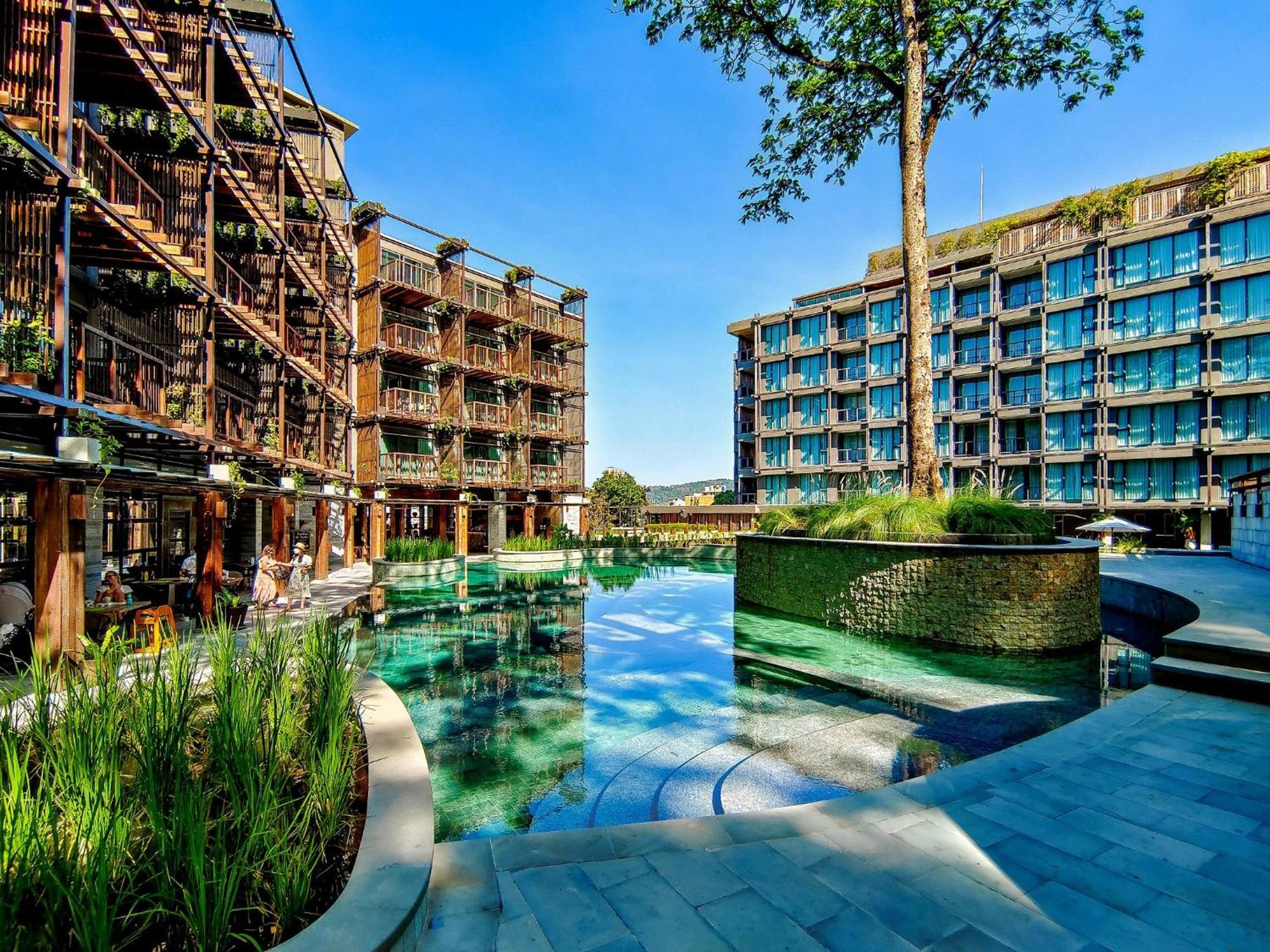 Dinso Resort & Villas Phuket, Vignette Collection By Ihg Patong Екстер'єр фото
