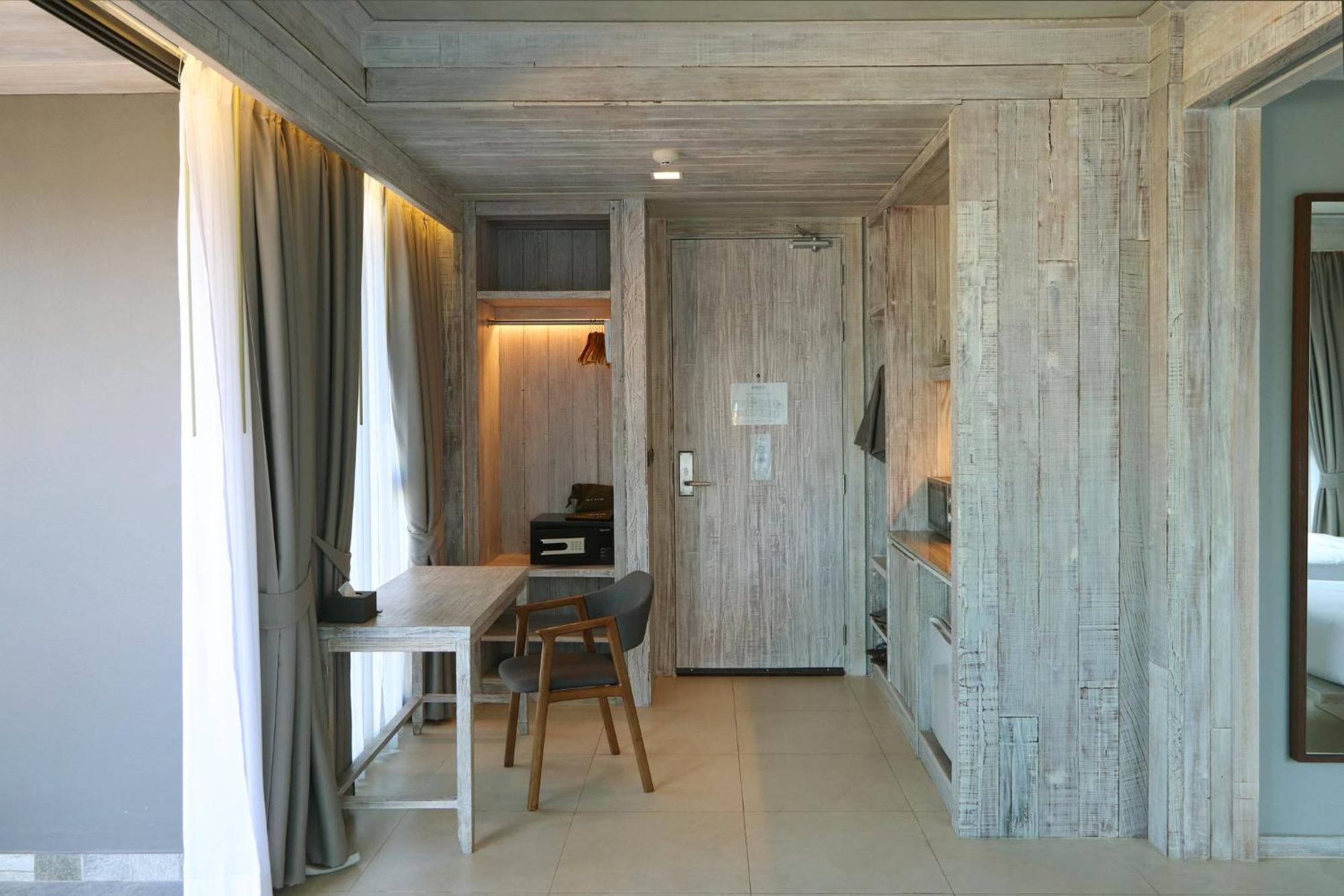Dinso Resort & Villas Phuket, Vignette Collection By Ihg Patong Екстер'єр фото