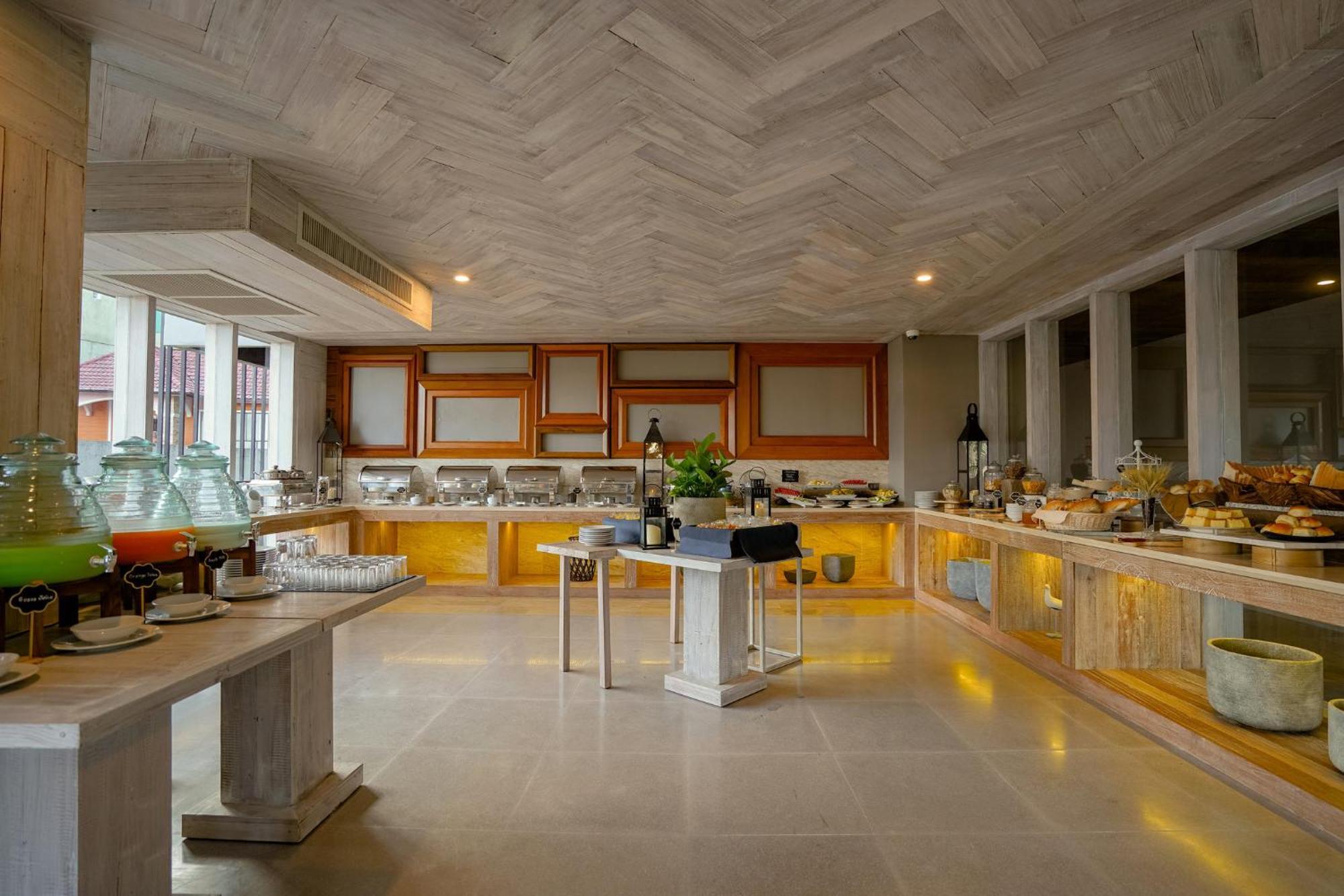 Dinso Resort & Villas Phuket, Vignette Collection By Ihg Patong Екстер'єр фото